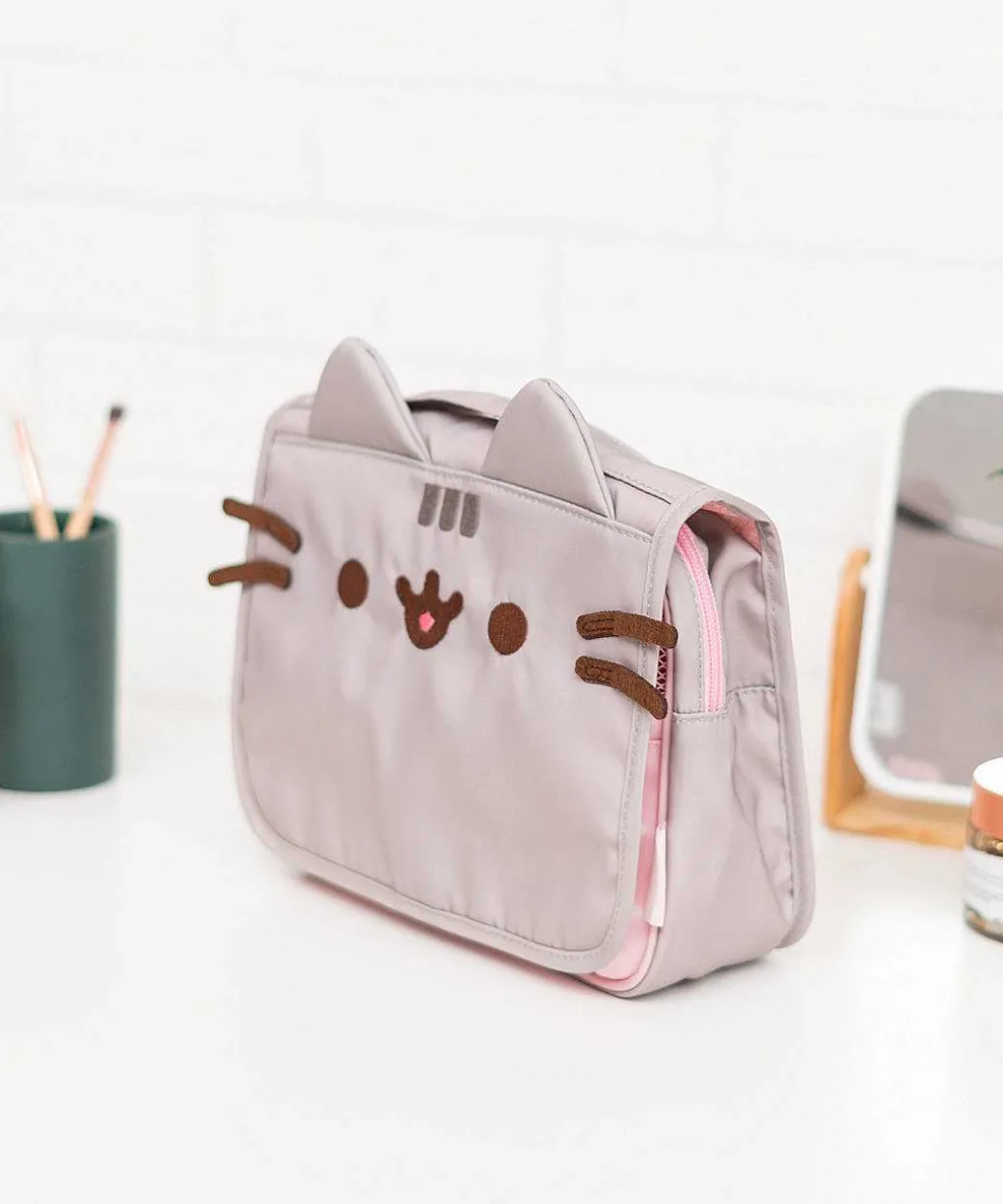 Office & Tech^Grupo Erik Pusheen Toiletry Bag